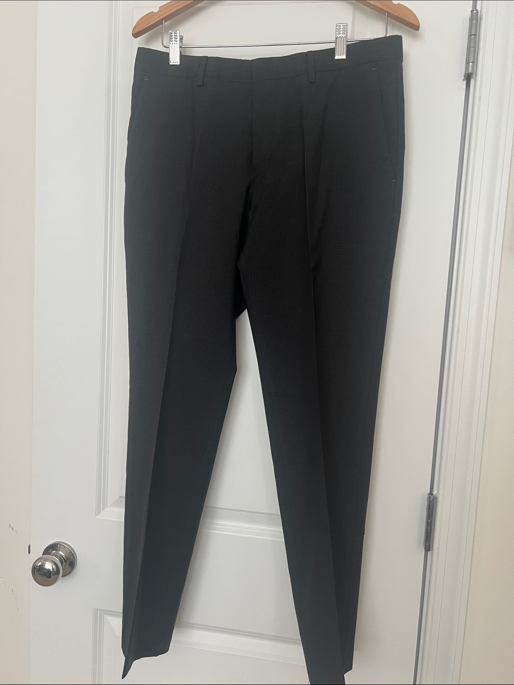 Hugo Boss Genesis2 flat-front wool dress pants 34R